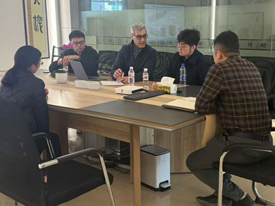 外國客戶參觀電磁制動(dòng)器工廠