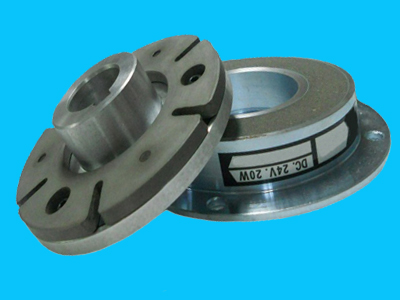 電磁制動(dòng)器和傳統(tǒng)制動(dòng)器的工作原理有何不同？