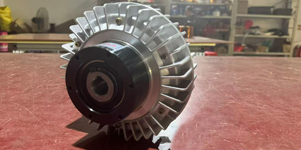 磁粉離合器如何提升包裝機(jī)30%效率性能？